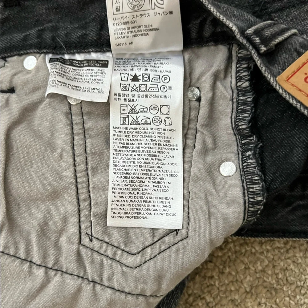 Levi's 501 Button-Fly Black Jean Shorts Cut-Off Size 29 - Picture 5 of 6